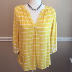 Crown & Ivy Top, Size Large